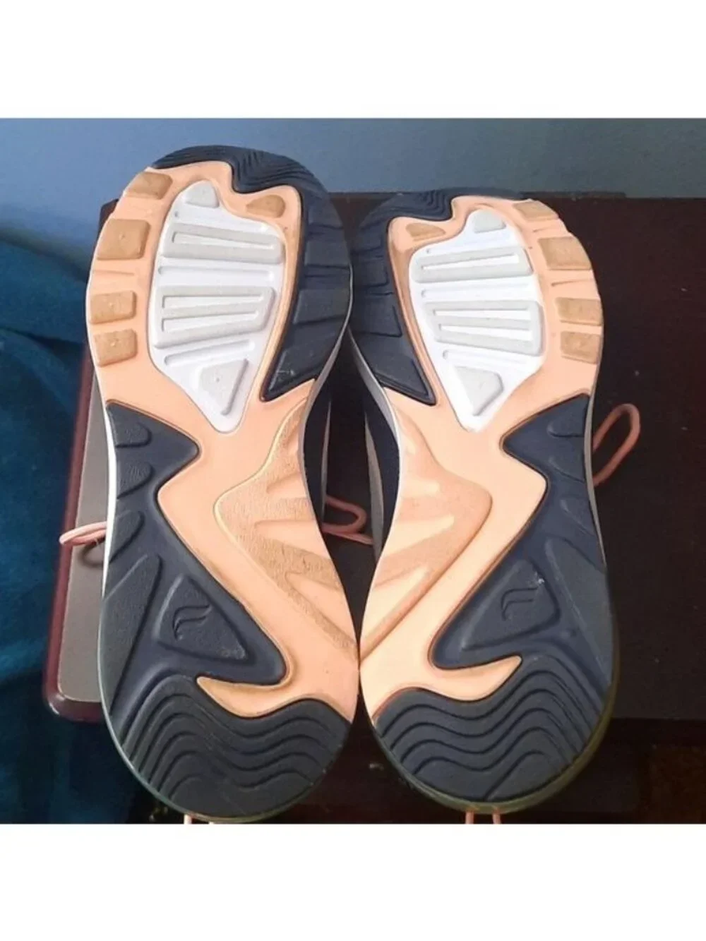 Fabletics Blue Grey Peach Green Adjustable Toggle at Heel Sneakers 7.5